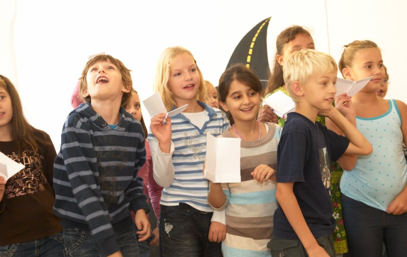 ZOOM Ausstellung „Es fliegt, es fliegt“ 2
