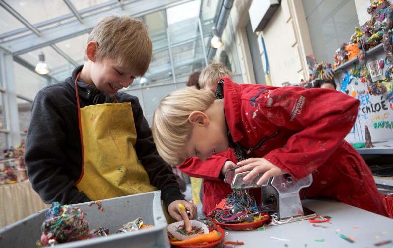 ZOOM Atelier Überdrüber Plastilin