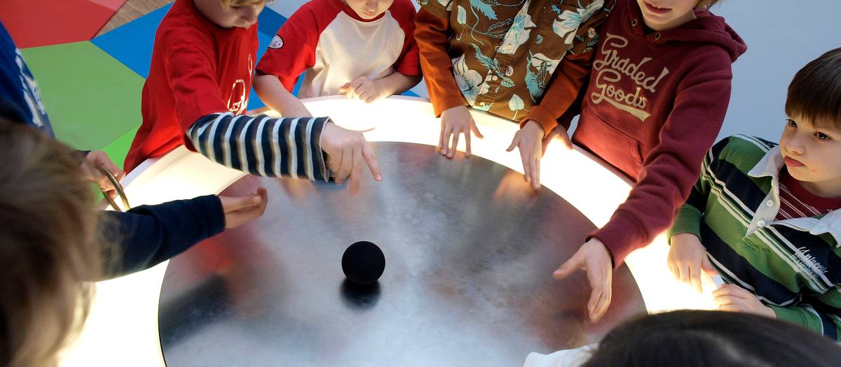 ZOOM Ausstellung „Rund um den Ball“ 12