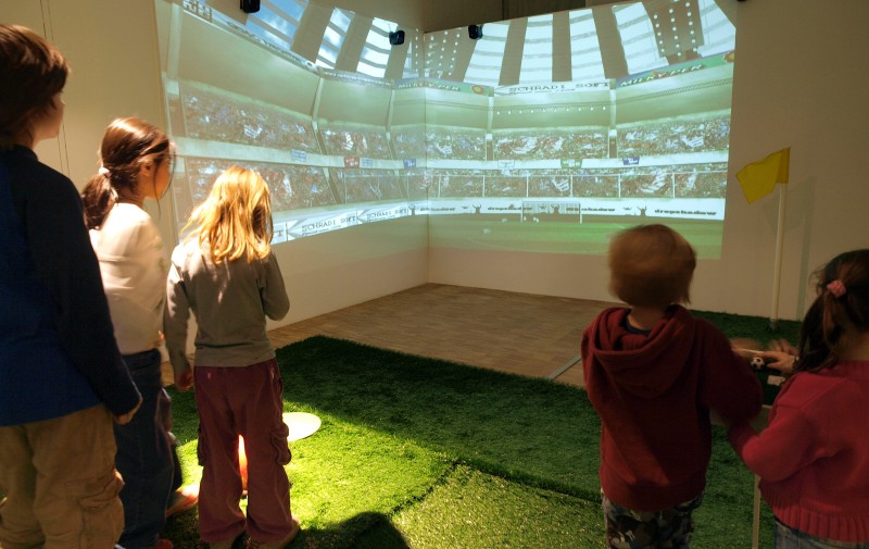 ZOOM Ausstellung „Rund um den Ball“ 9